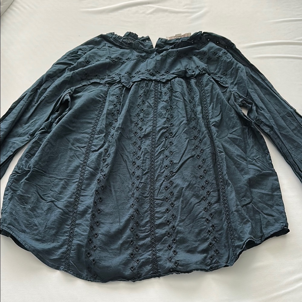 Women's eyelet Top